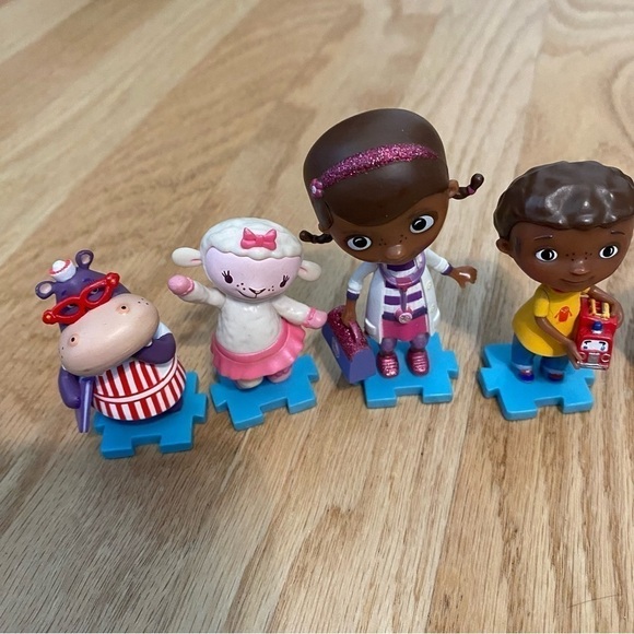 Disney Doc Mcstuffins Action Figure Toy Set Hallie Stuffy Donny Lambie Chilly - Picture 3 of 5